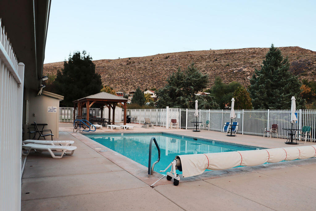 HARRISBURG LAKESIDE ESTATES - Residential