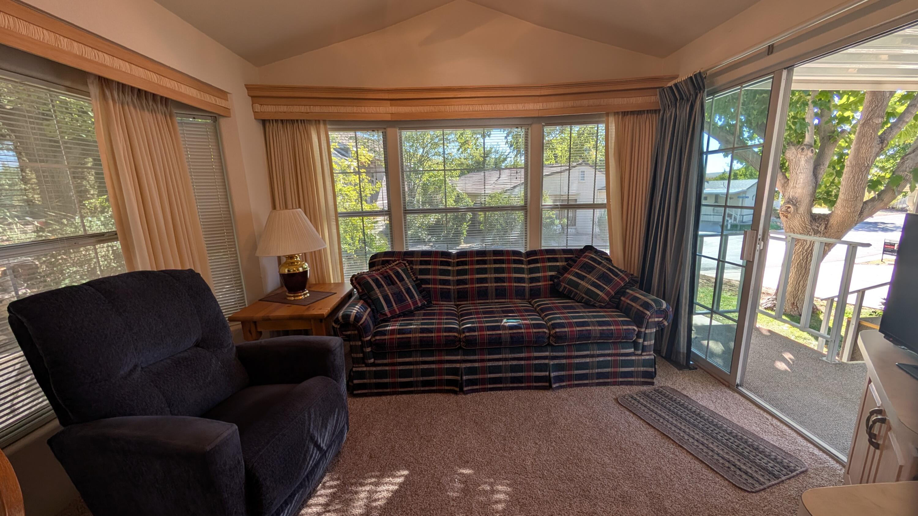 HARRISBURG LAKESIDE ESTATES - Residential