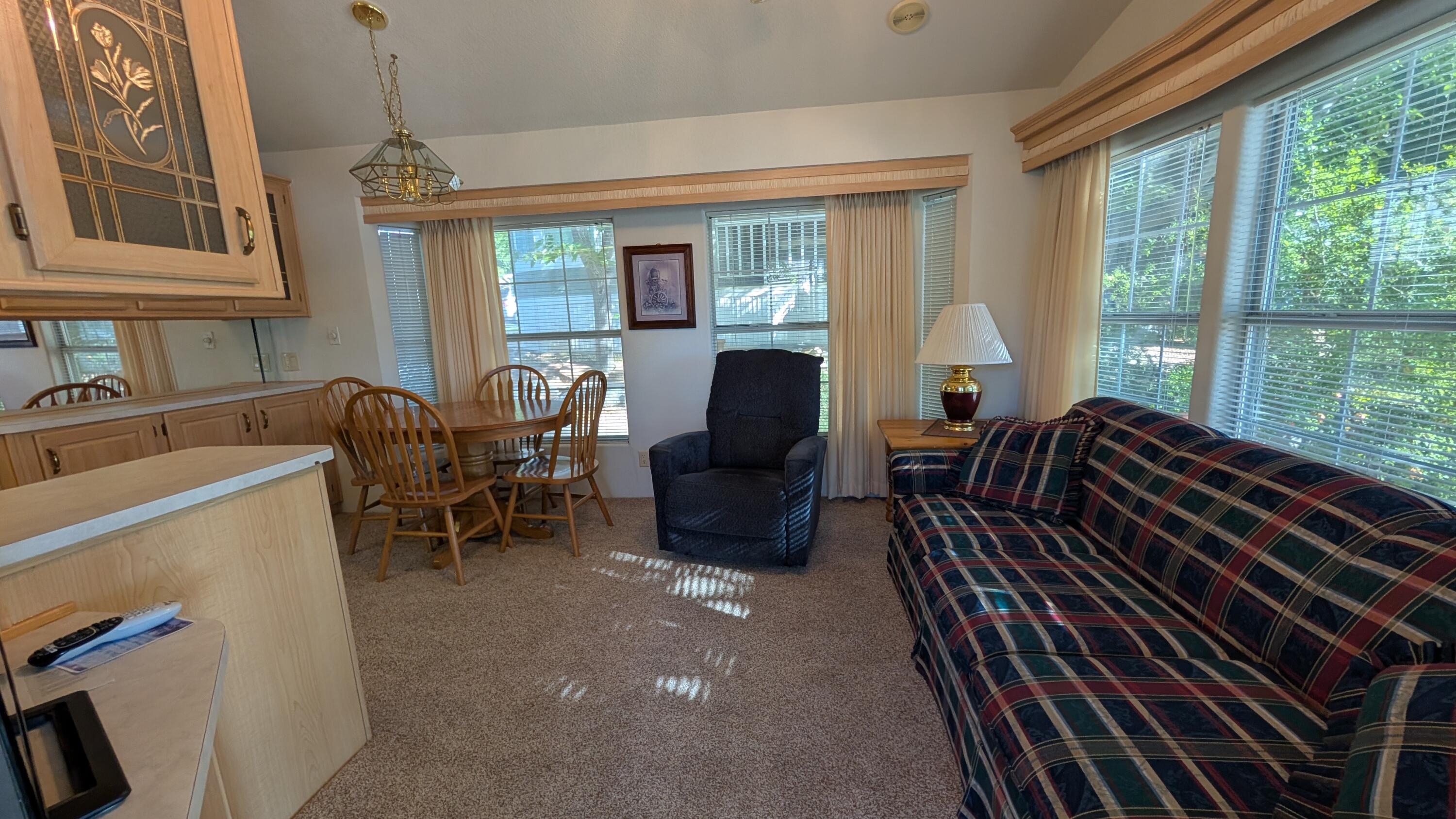 HARRISBURG LAKESIDE ESTATES - Residential