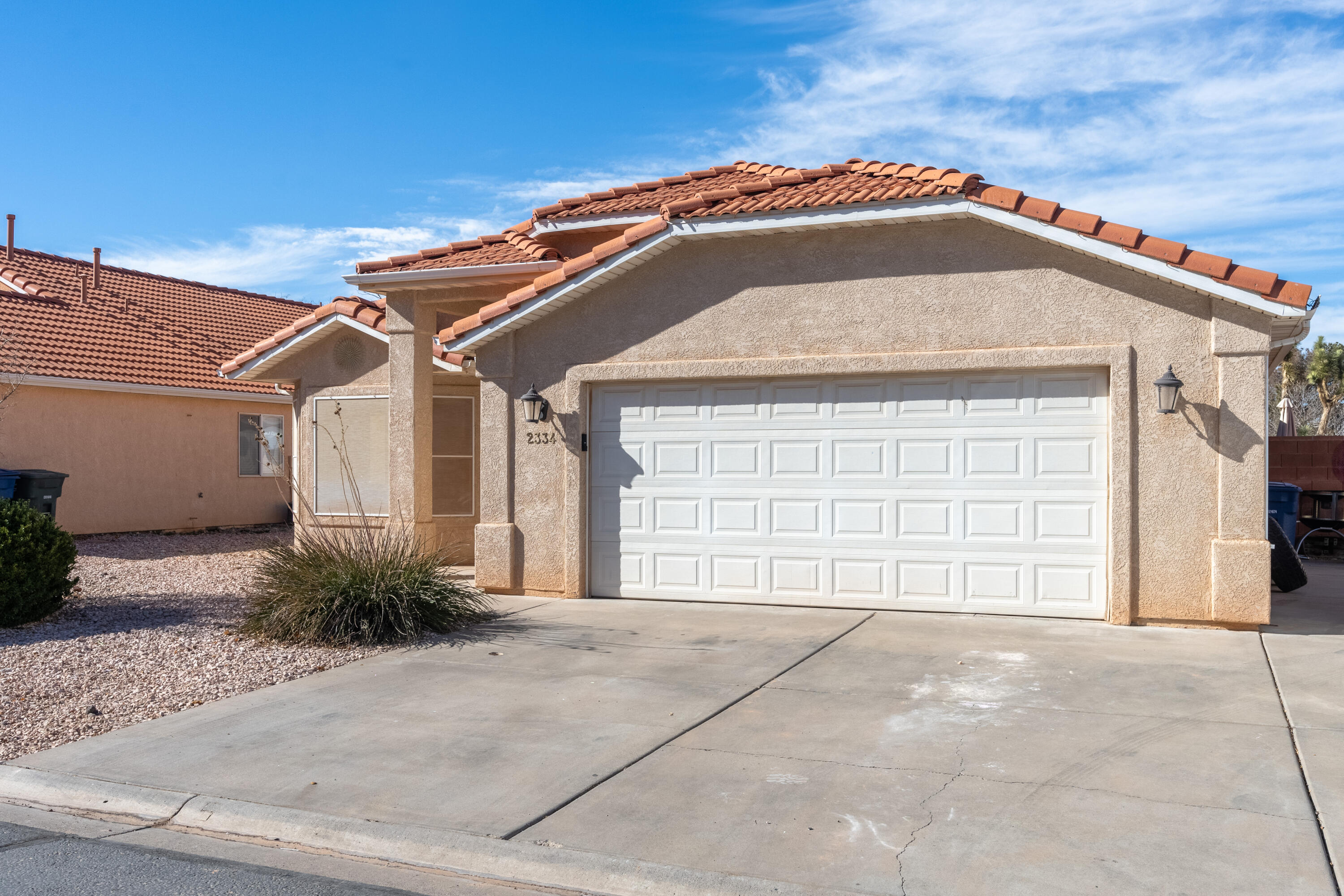 SHADOW CANYON - Residential