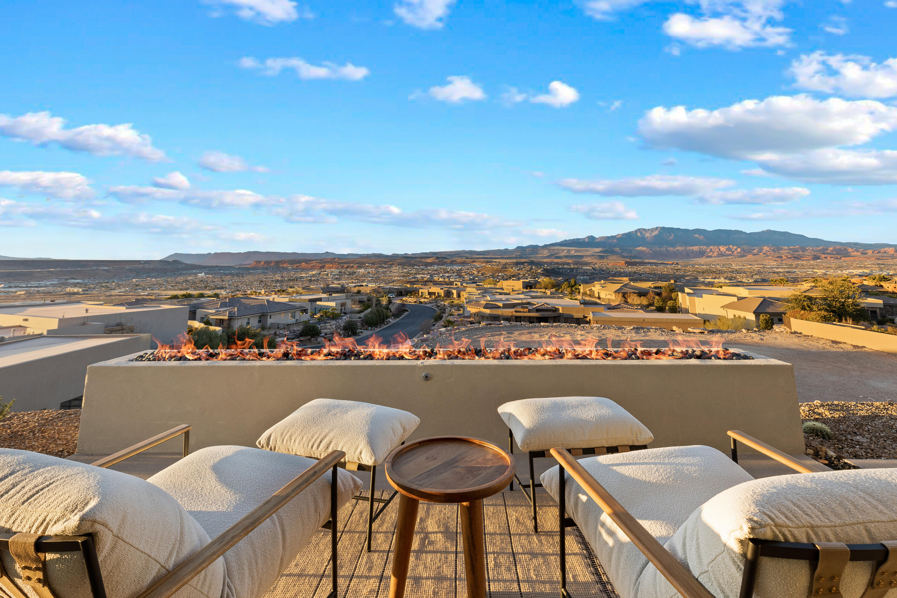 STONE CLIFF - Residential