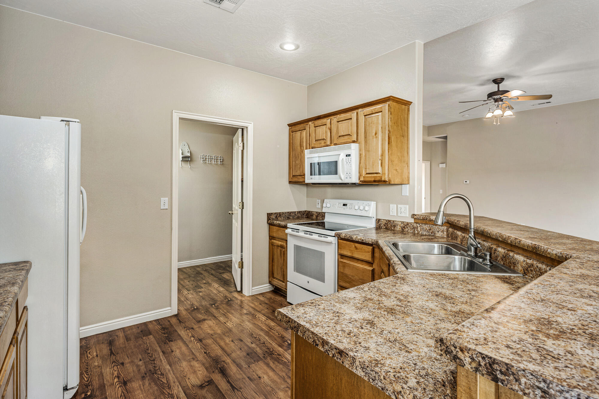 TOQUERVILLE TERRACE - Residential