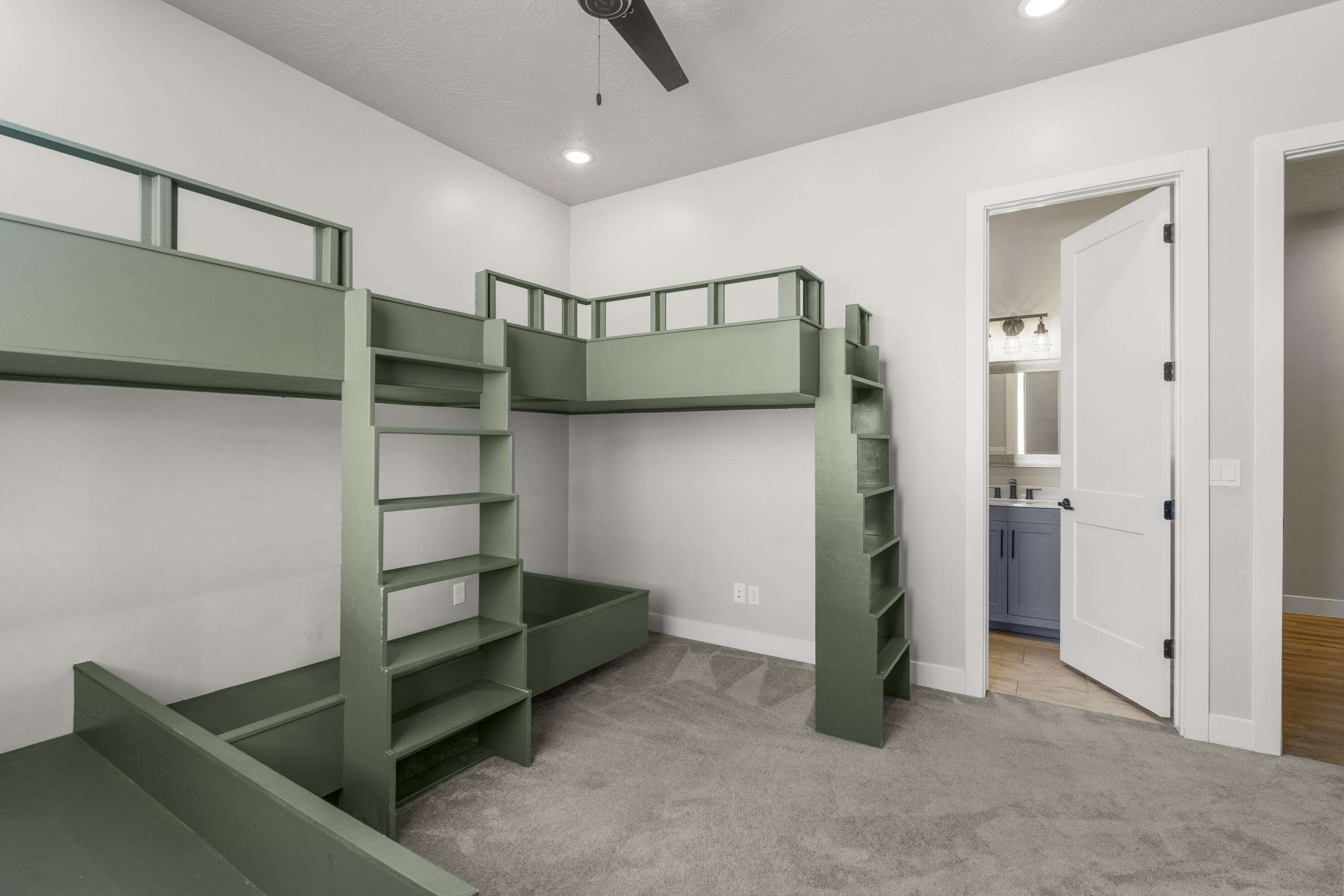 OVERLOOK AT GREEN VALLEY - Residential