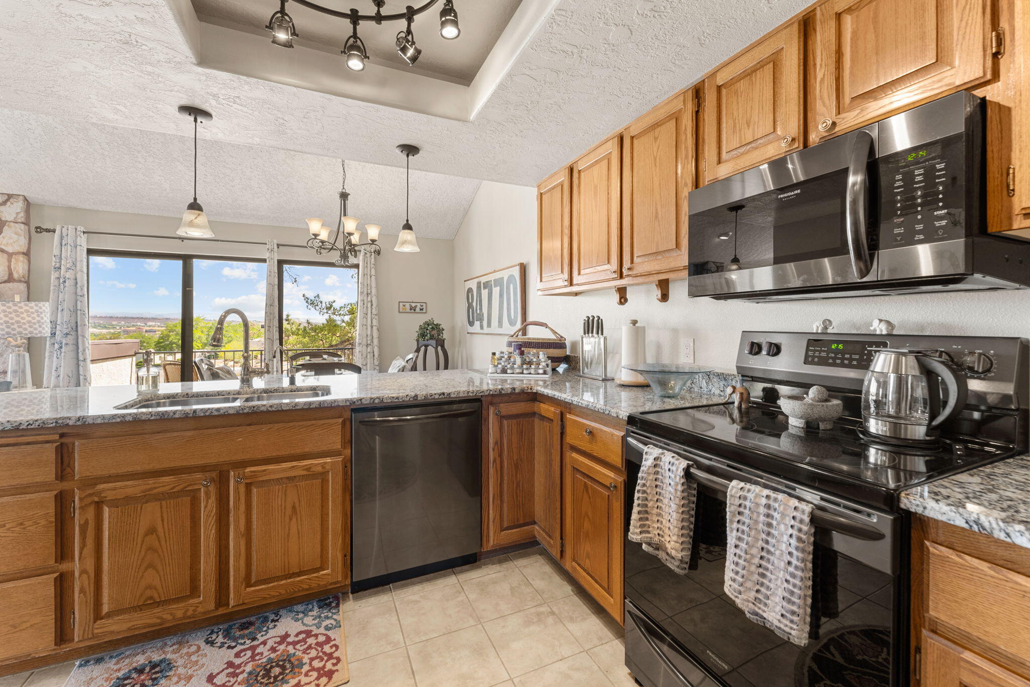 VISTA GRANDE TOWNHOMES - Residential