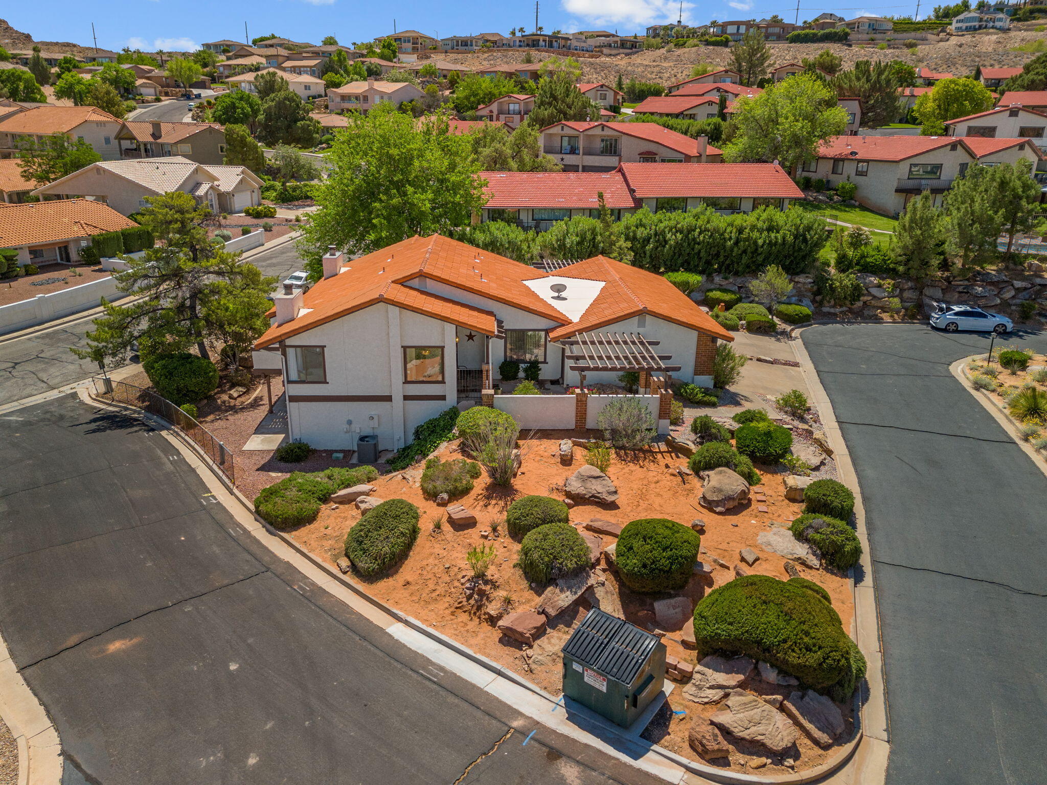 VISTA GRANDE TOWNHOMES - Residential