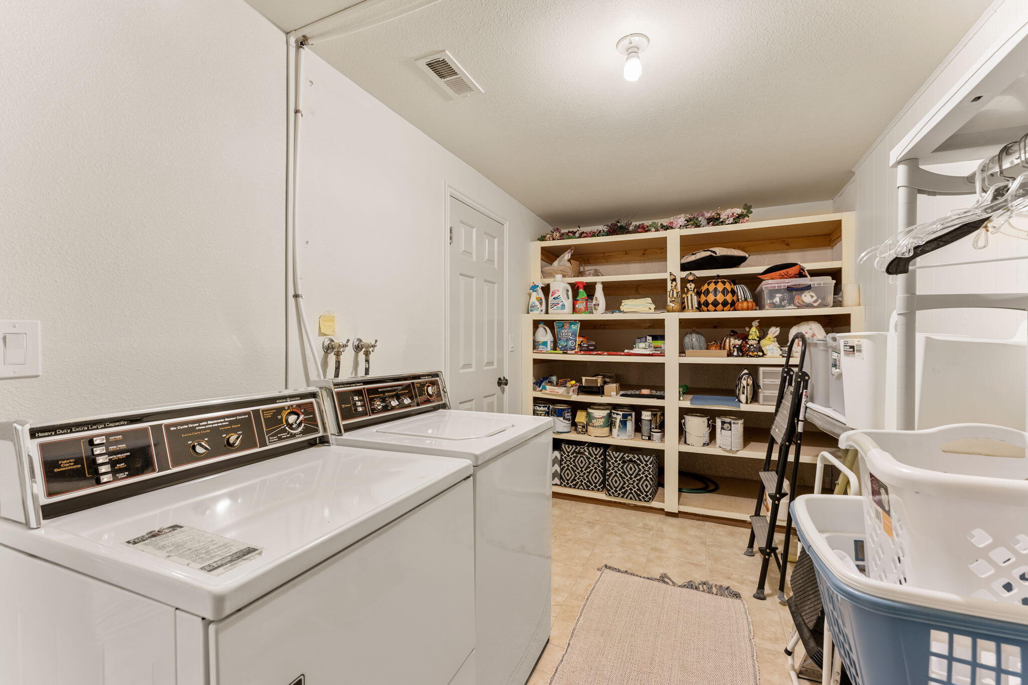 VISTA GRANDE TOWNHOMES - Residential