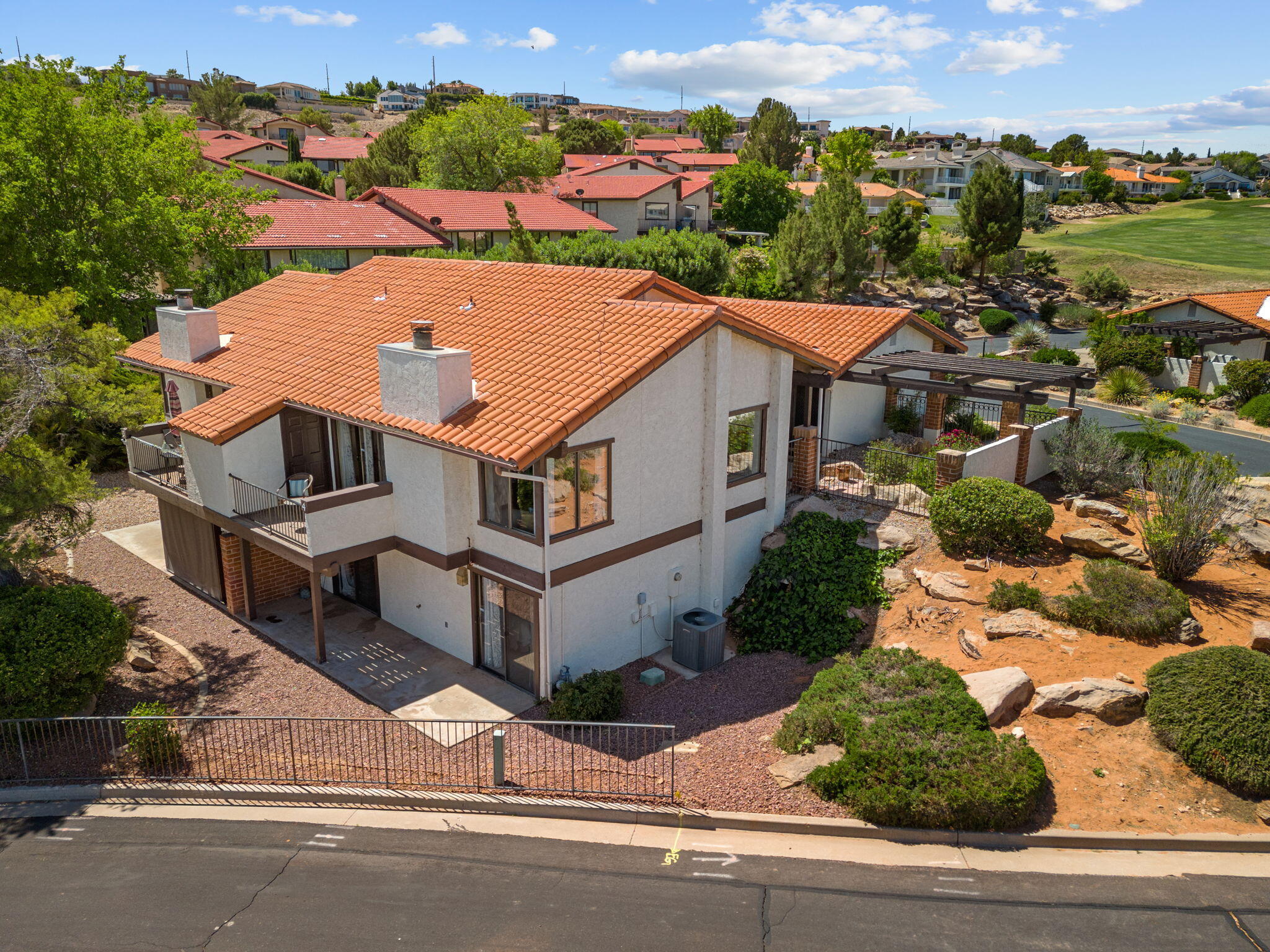 VISTA GRANDE TOWNHOMES - Residential