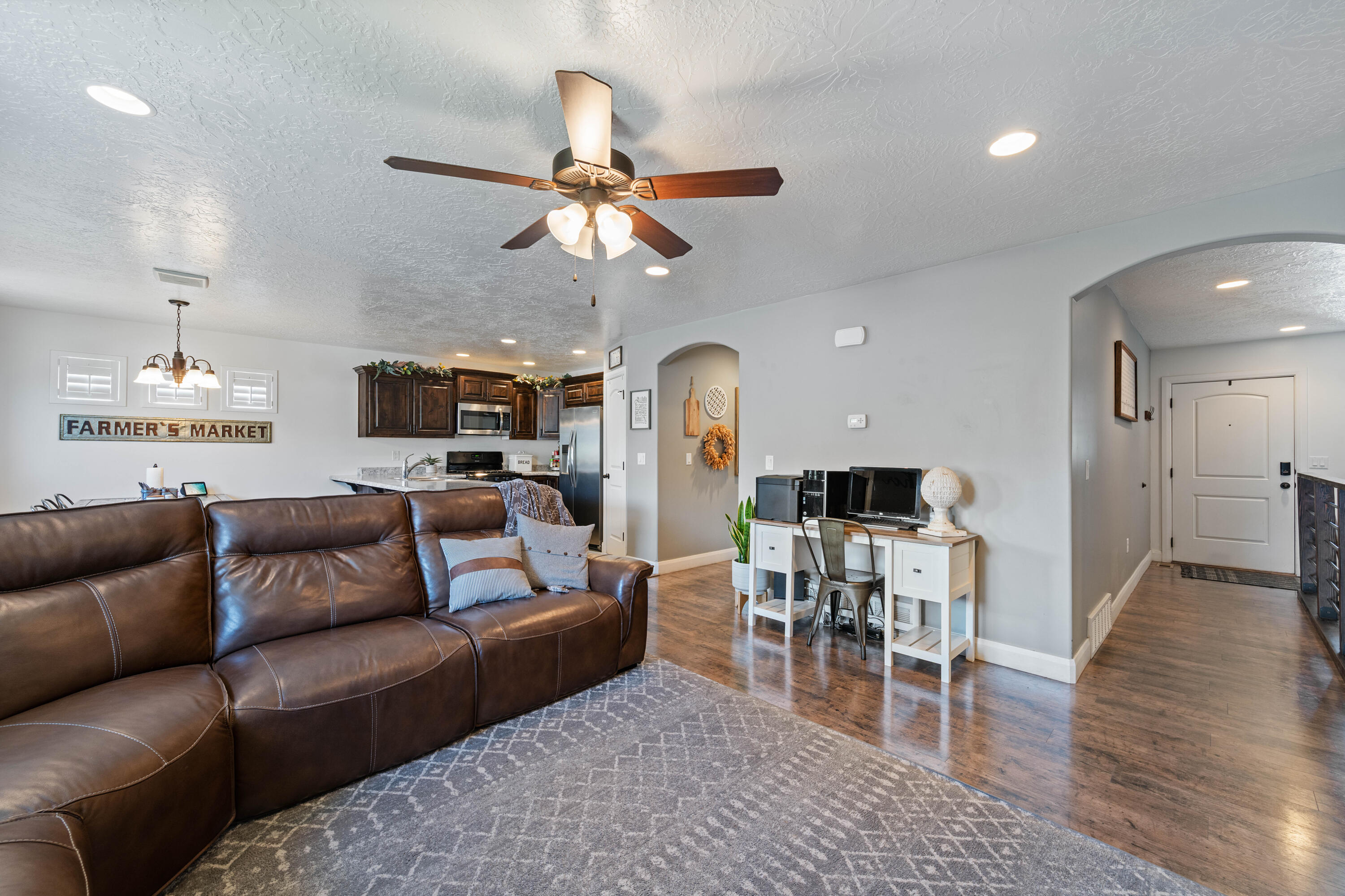 ALMOND HEIGHTS PARK - Residential