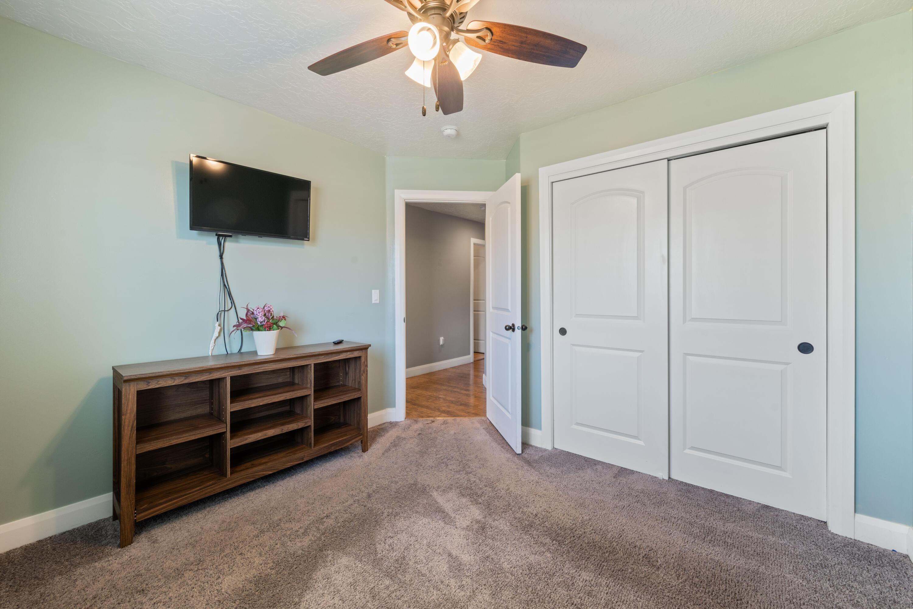 ALMOND HEIGHTS PARK - Residential