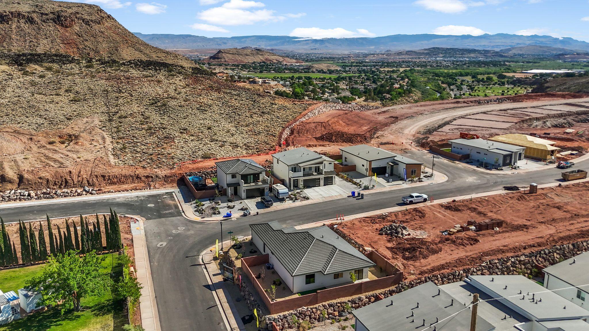 DESERT RIDGE - Residential