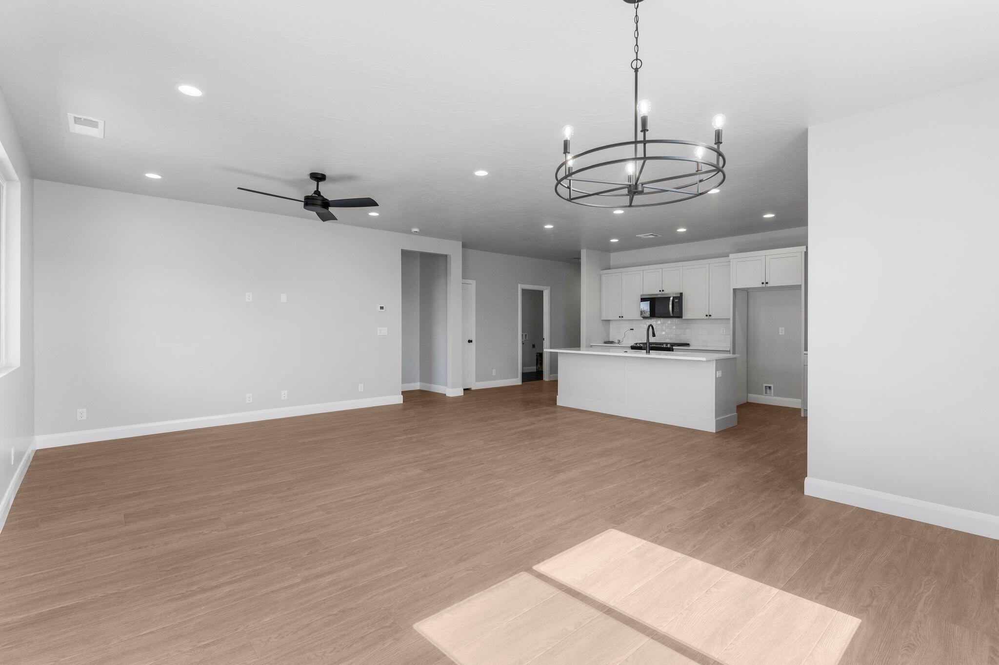 DESERT RIDGE - Residential