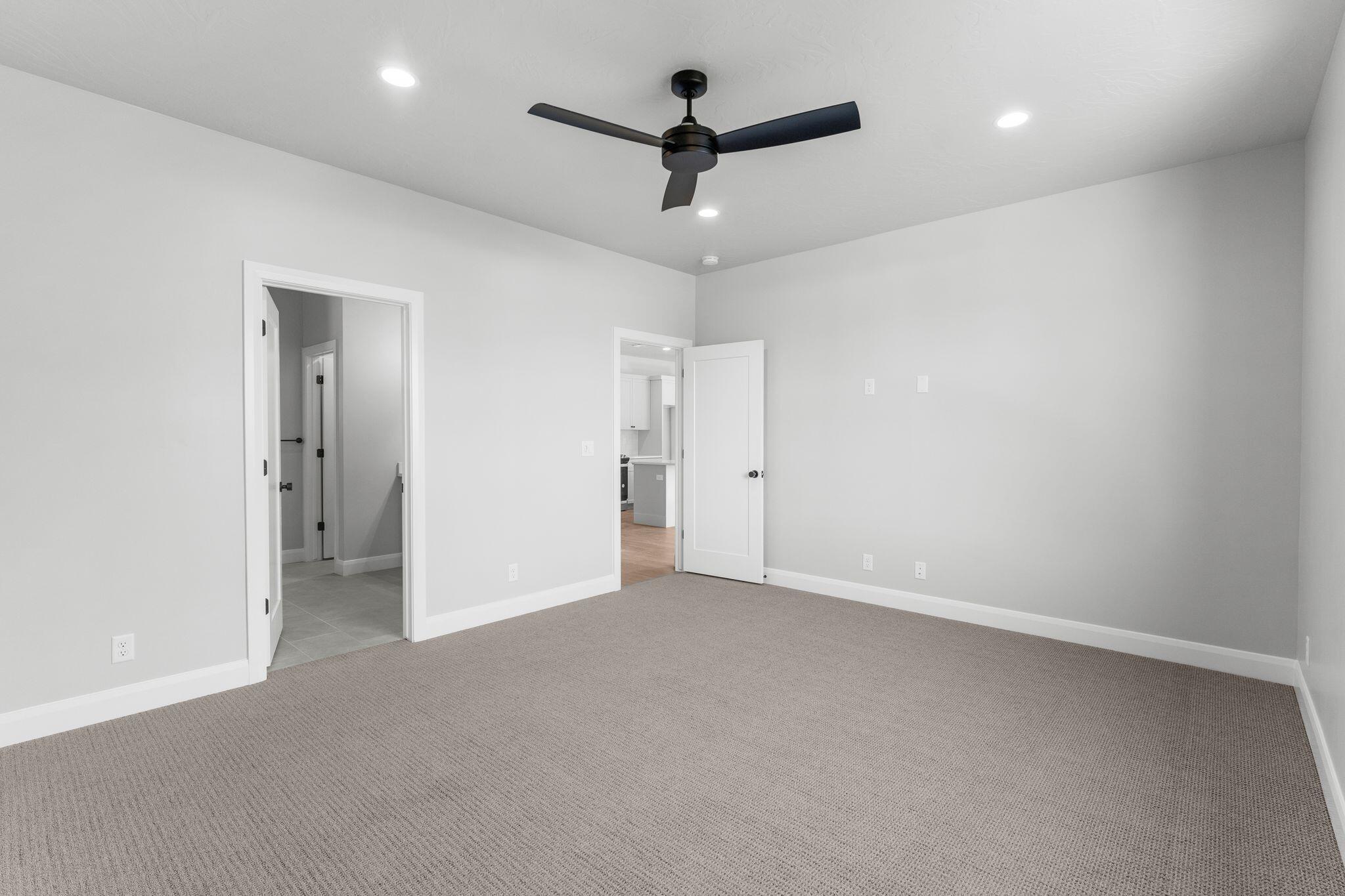 DESERT RIDGE - Residential