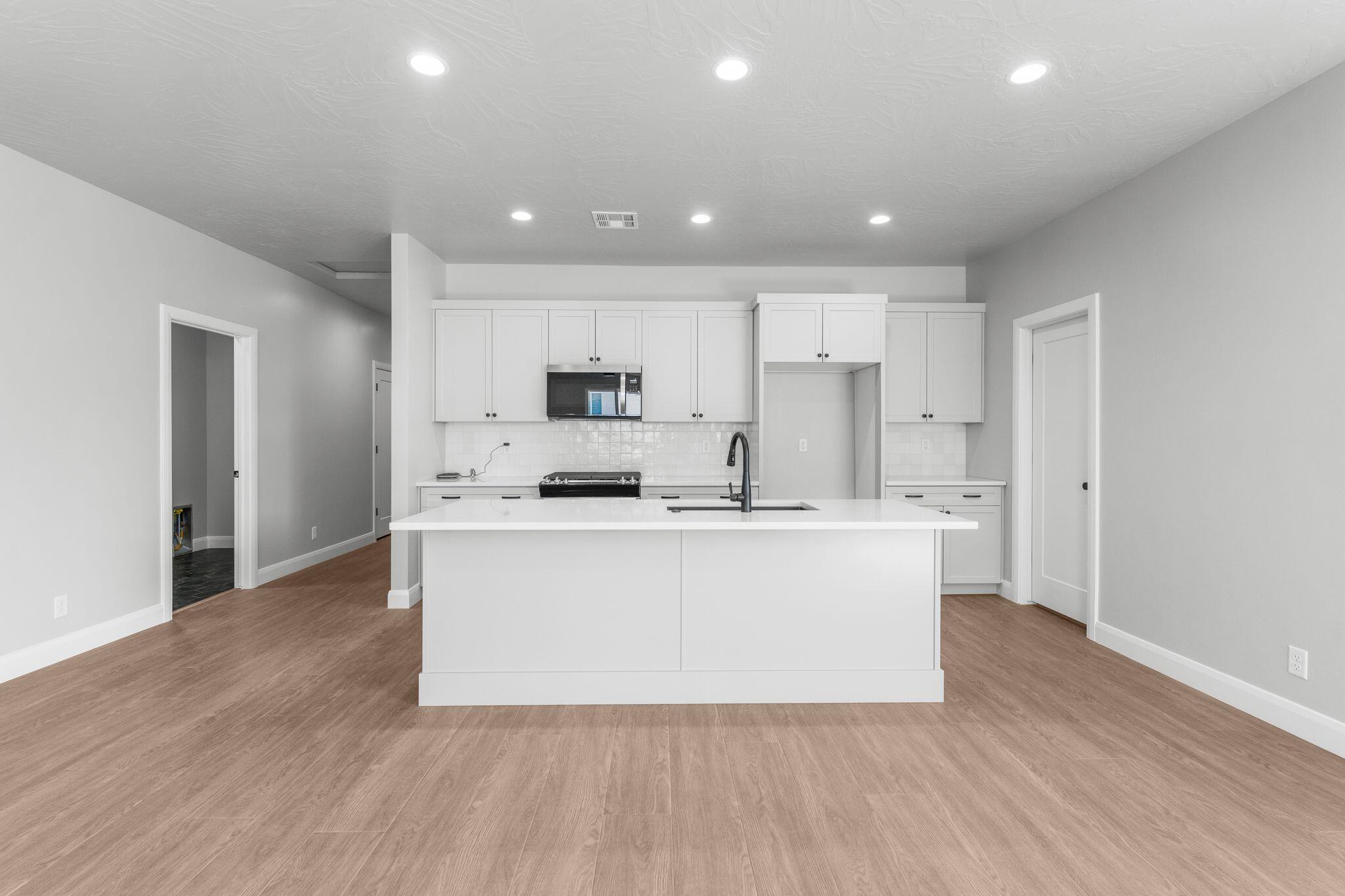 DESERT RIDGE - Residential