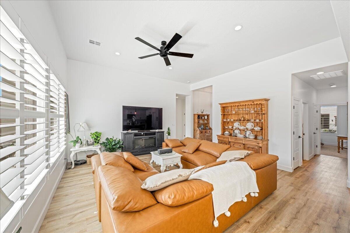 LEDGES OF SG POCKET MESA - Residential