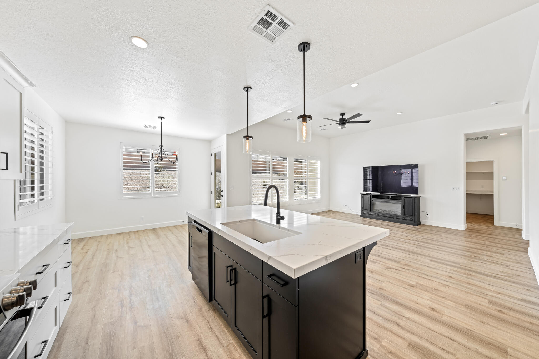 LEDGES OF SG POCKET MESA - Residential