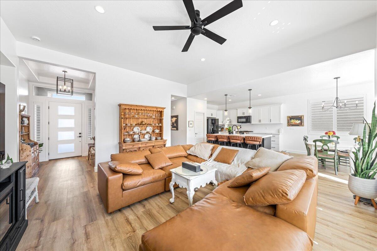 LEDGES OF SG POCKET MESA - Residential