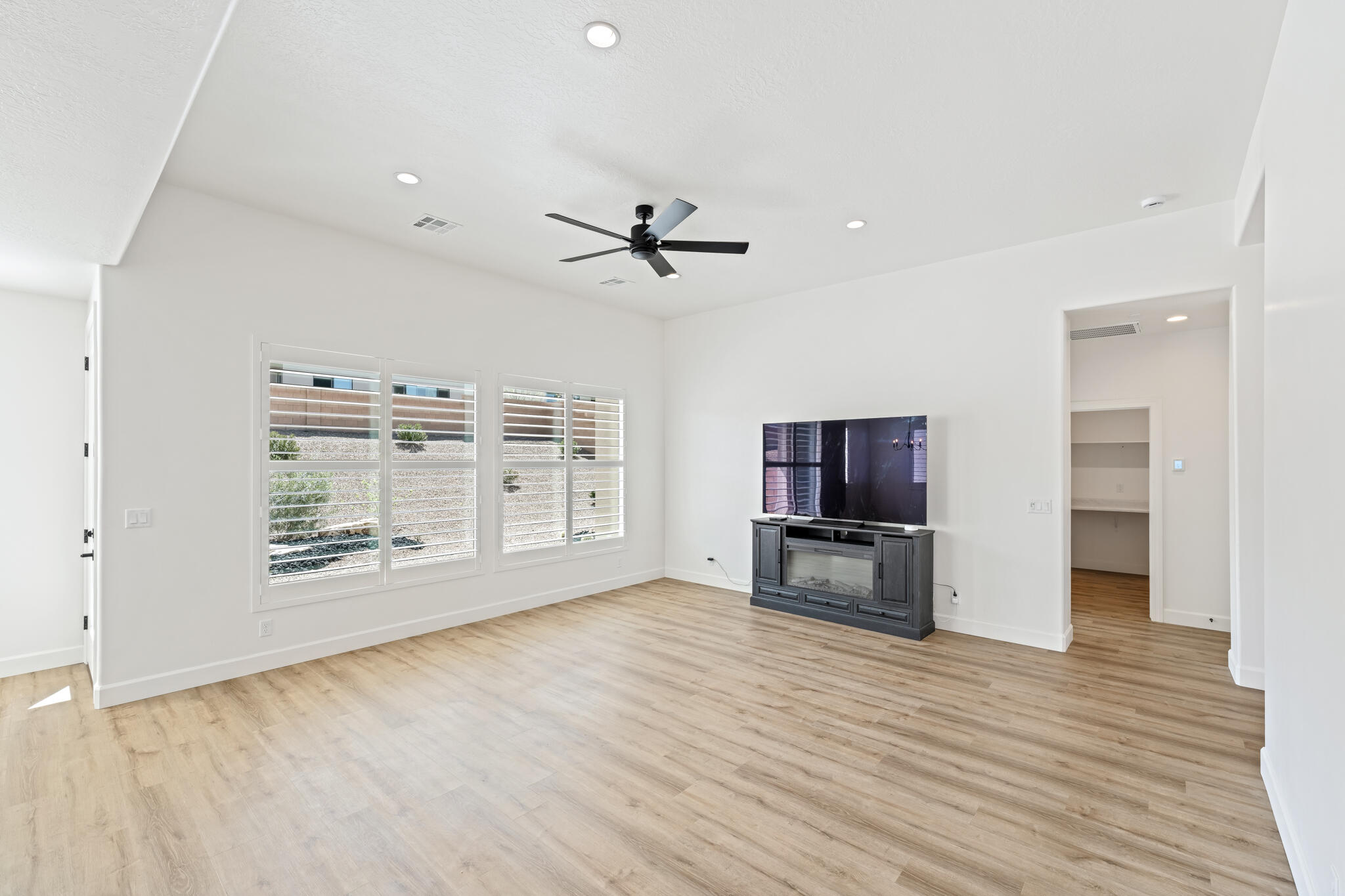 LEDGES OF SG POCKET MESA - Residential