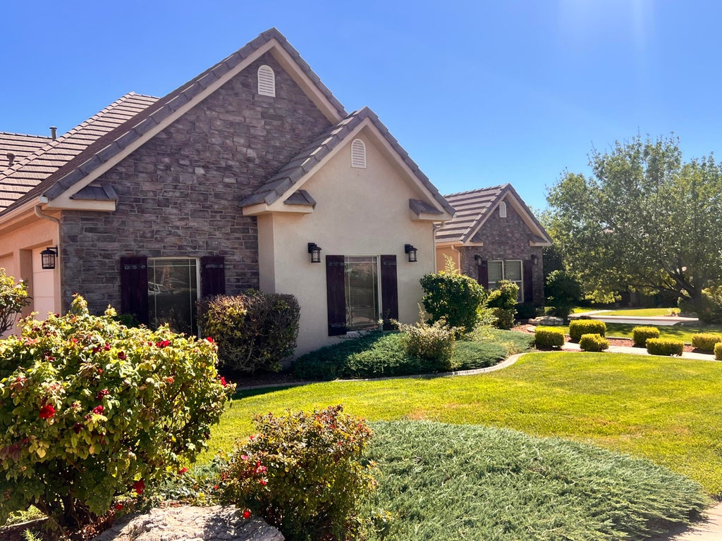 Photo of 934 E Outlaw Gulch, Washington, UT 84780 (MLS # 26-276336)