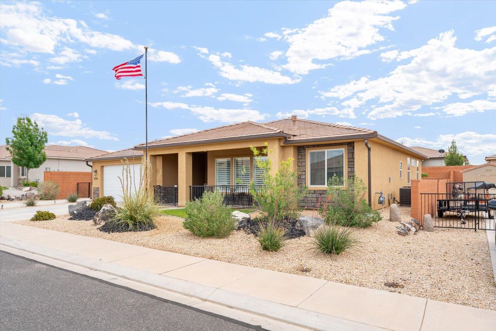Photo of 2749 W 310 N, Hurricane, UT 84737 (MLS # 26-271789)