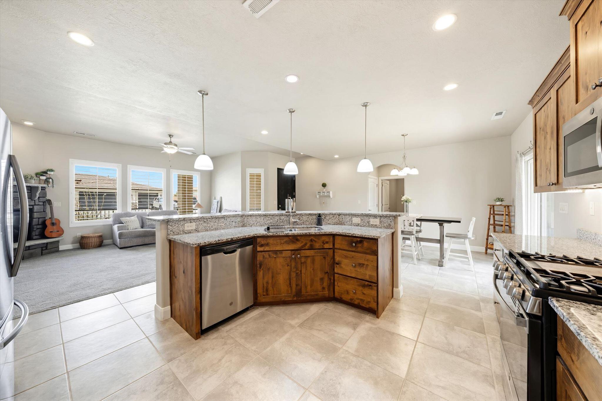 SKY RIDGE - Residential