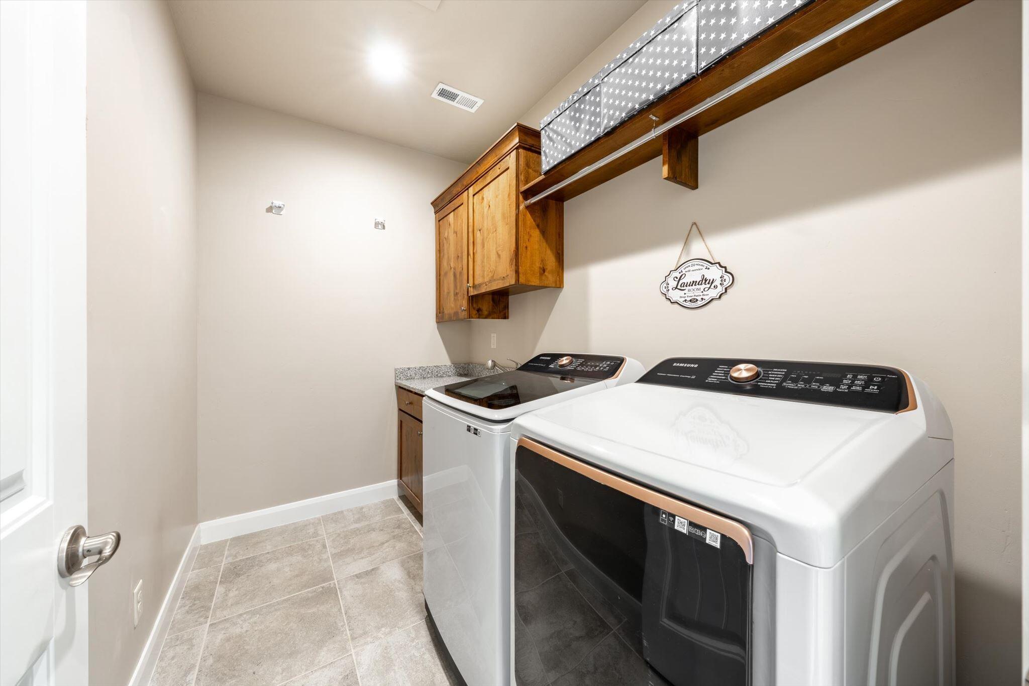 SKY RIDGE - Residential