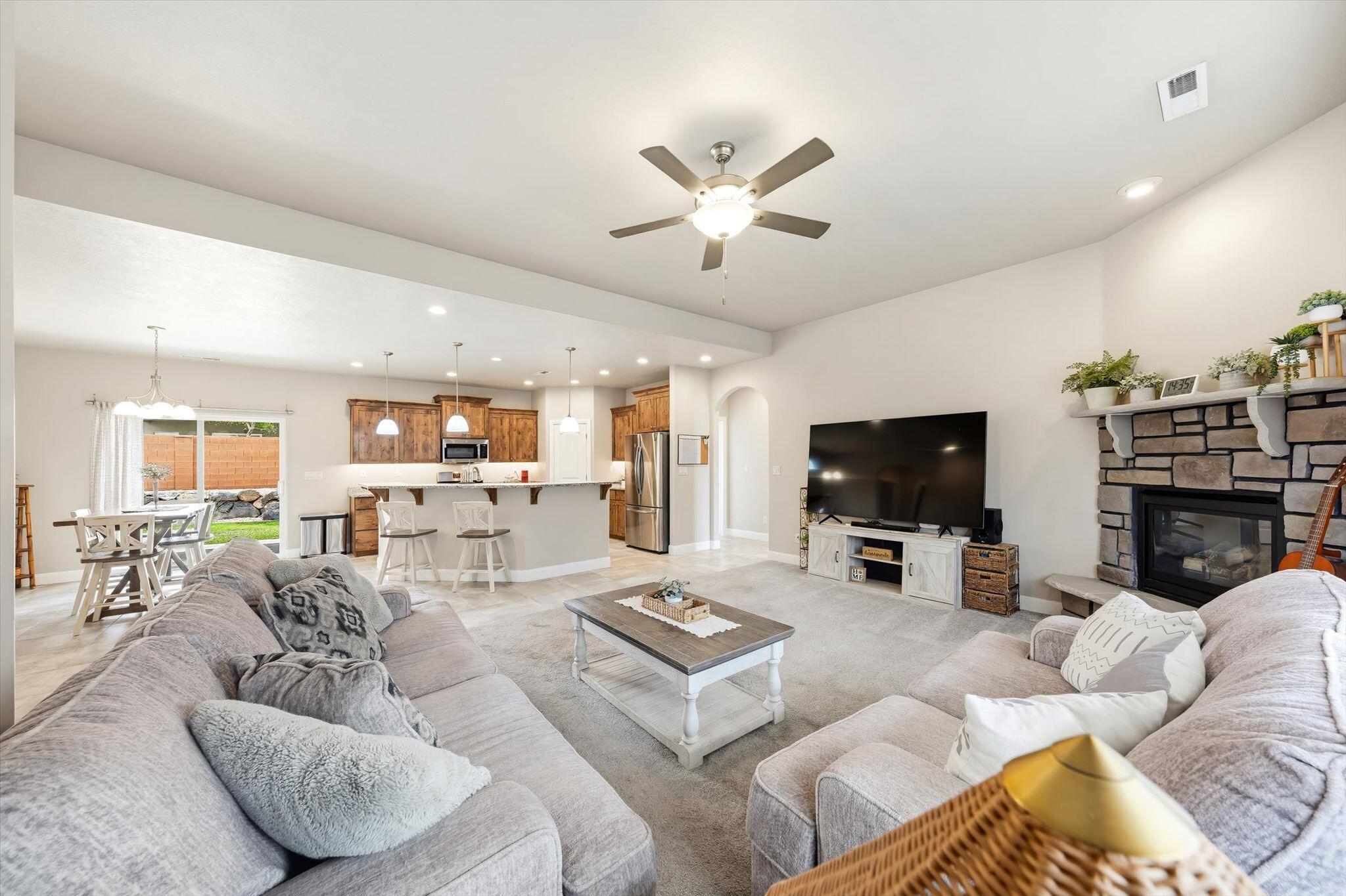 SKY RIDGE - Residential