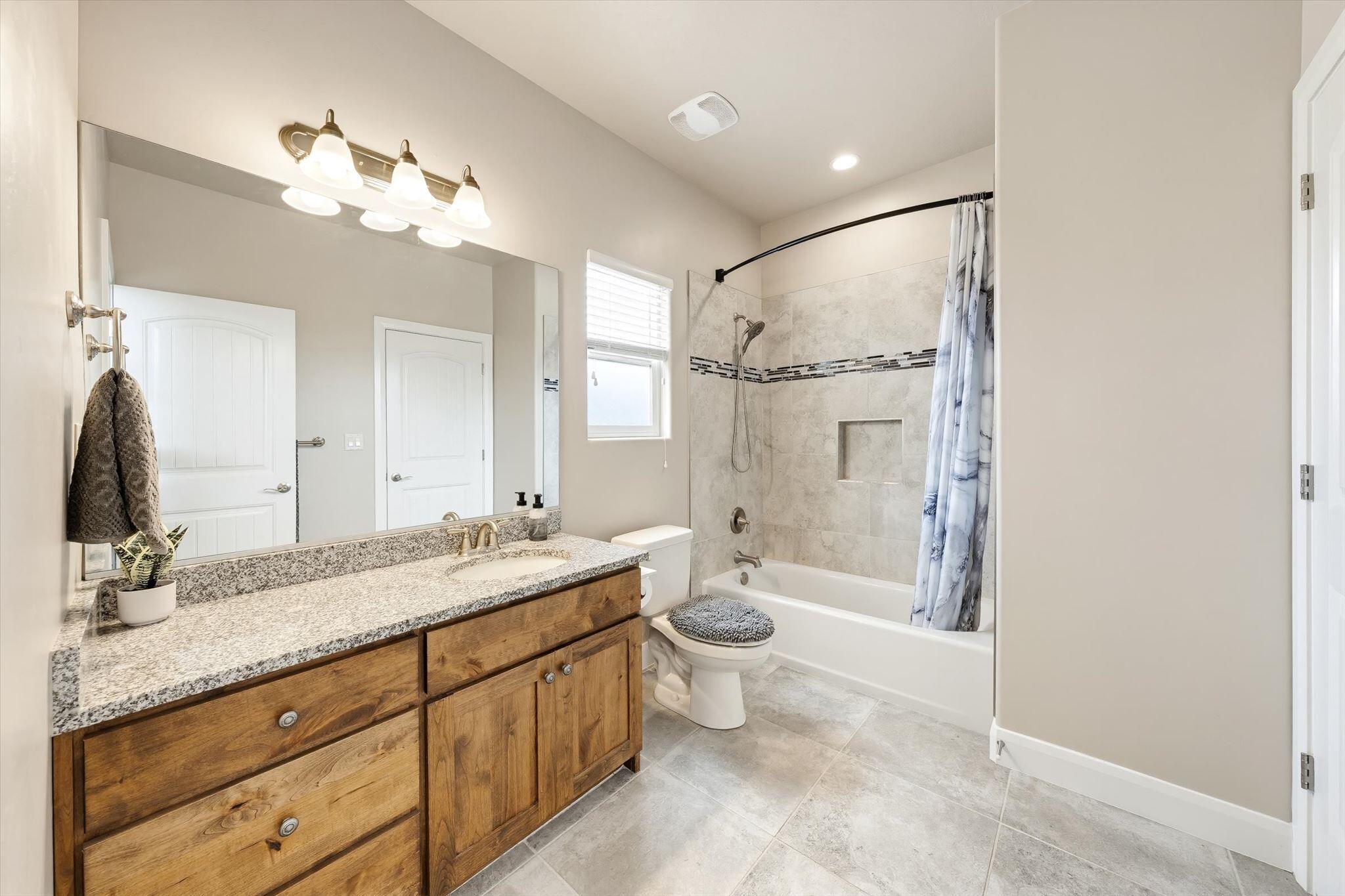 SKY RIDGE - Residential