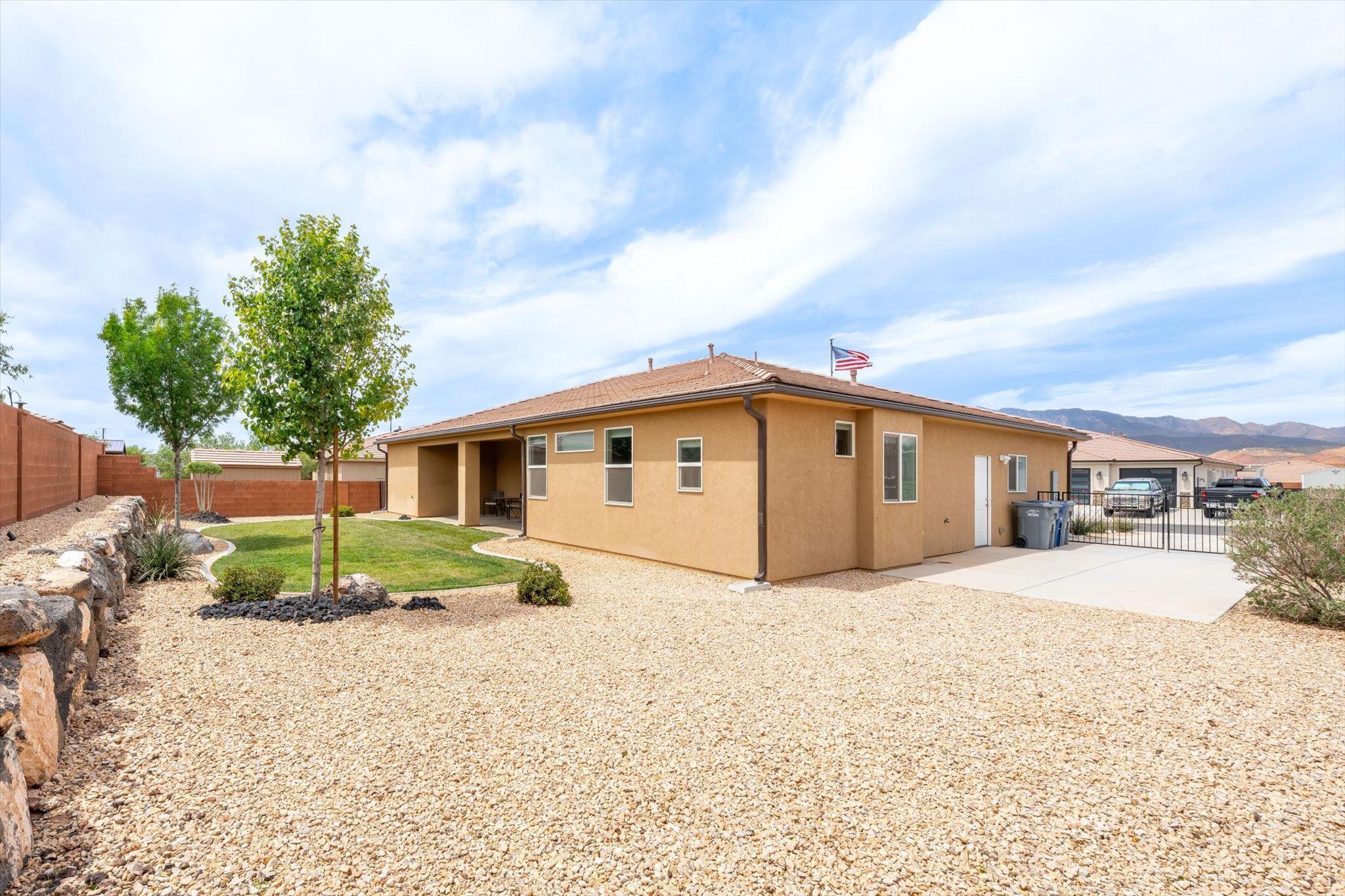 SKY RIDGE - Residential