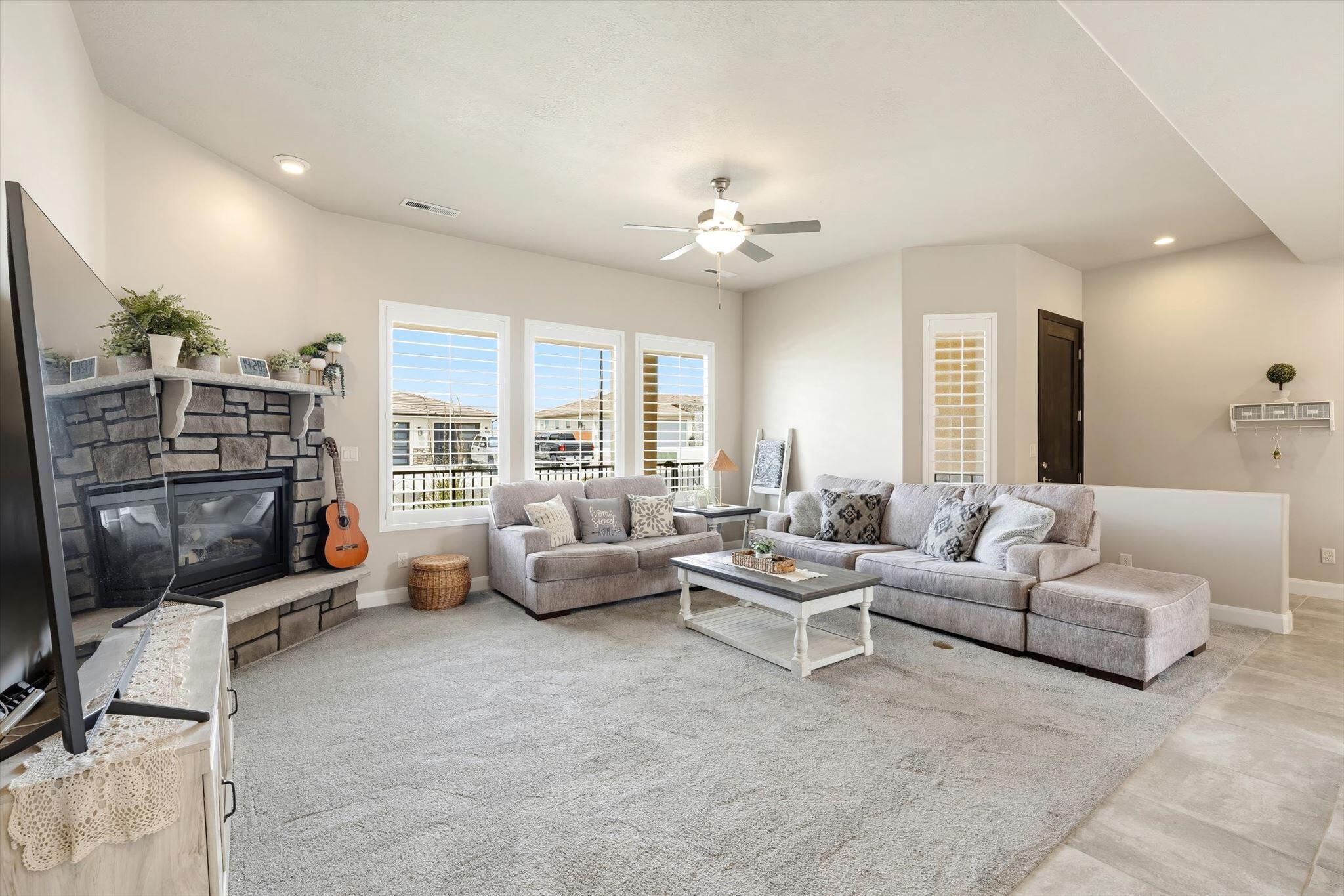 SKY RIDGE - Residential