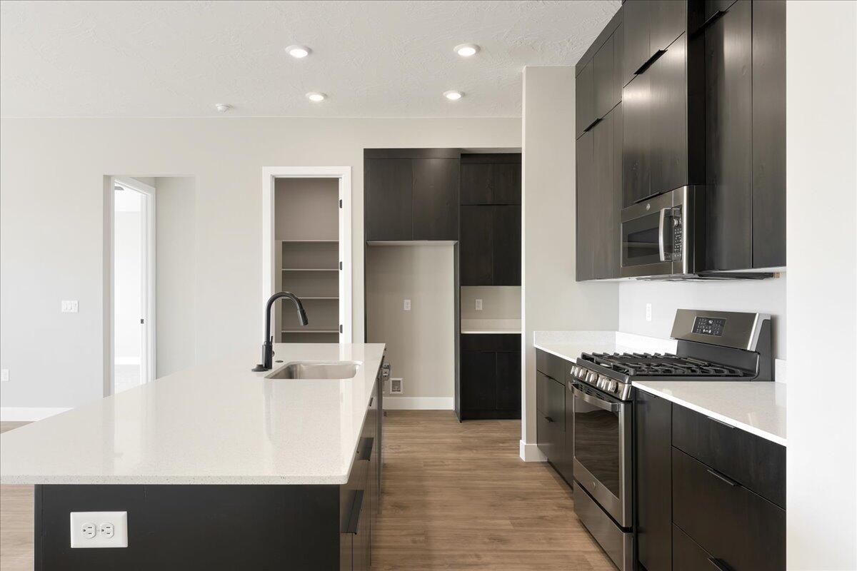 ESTATES AT BURKE SPRINGS - Residential