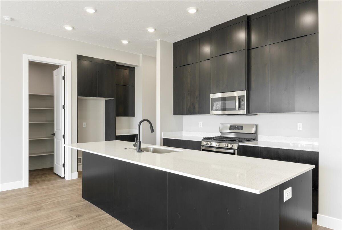 ESTATES AT BURKE SPRINGS - Residential