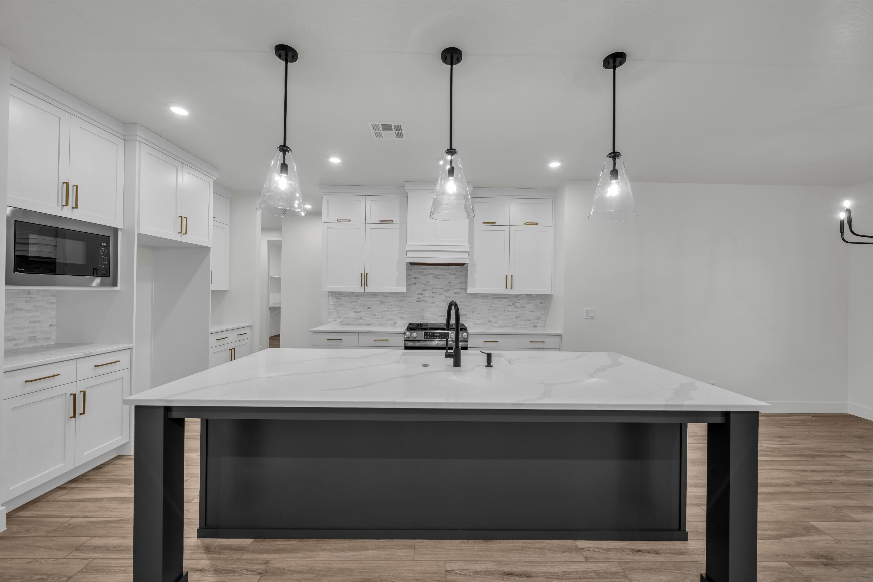 MAPLE MEADOWS - Residential