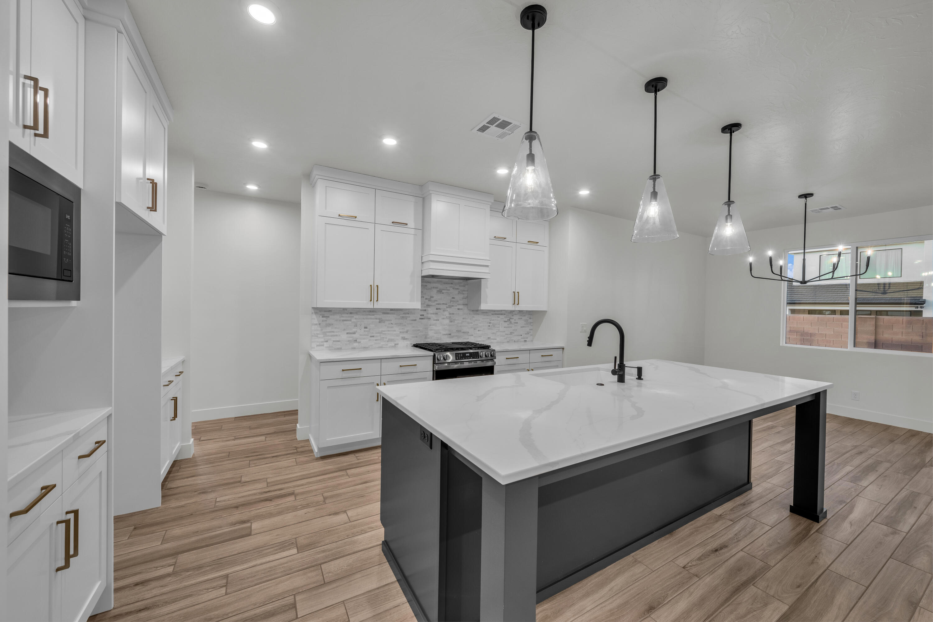 MAPLE MEADOWS - Residential