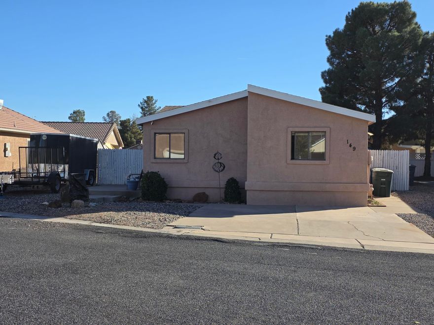 The house comes with this Master bedroom retreat!!!  Single level living with 1248 sf, 3 bedrooms, 2 bathrooms, off-street parking for 4 vehicles, and an enclosed back yard for privacy and outdoor enjoyment.  Easy access to outdoor & recreational activites, including Zion Nat'l Park (25 mintues), Sand Hollow State Park (15 minutes), Quail Lake State Park (5 minutes) and local golf courses like Grandpa's Pond Disc Golf Course (5 minutes)  & Sky Mountain Golf course(15 minutes).  Additionally, its only 15 minutes from downtown St. George and less than 2 hrs from Las Vegas, and great access to grocery and shopping (5 minutes away).  A community clubhouse & outdoor heated pool included!!