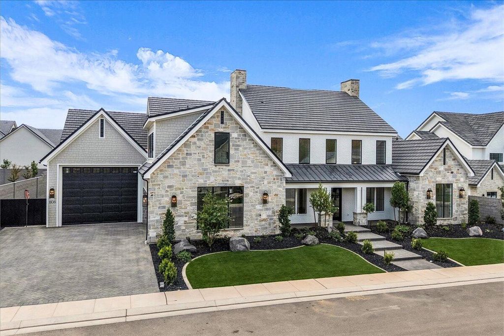 Photo of 806 E Chloe LN, Washington, UT 84780 (MLS # 25-266132)