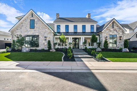 Photo of 806 E Chloe LN, Washington, UT 84780 (MLS # 25-266132) Photo of 806 E Chloe LN, Washington, UT 84780 (MLS # 25-266132)