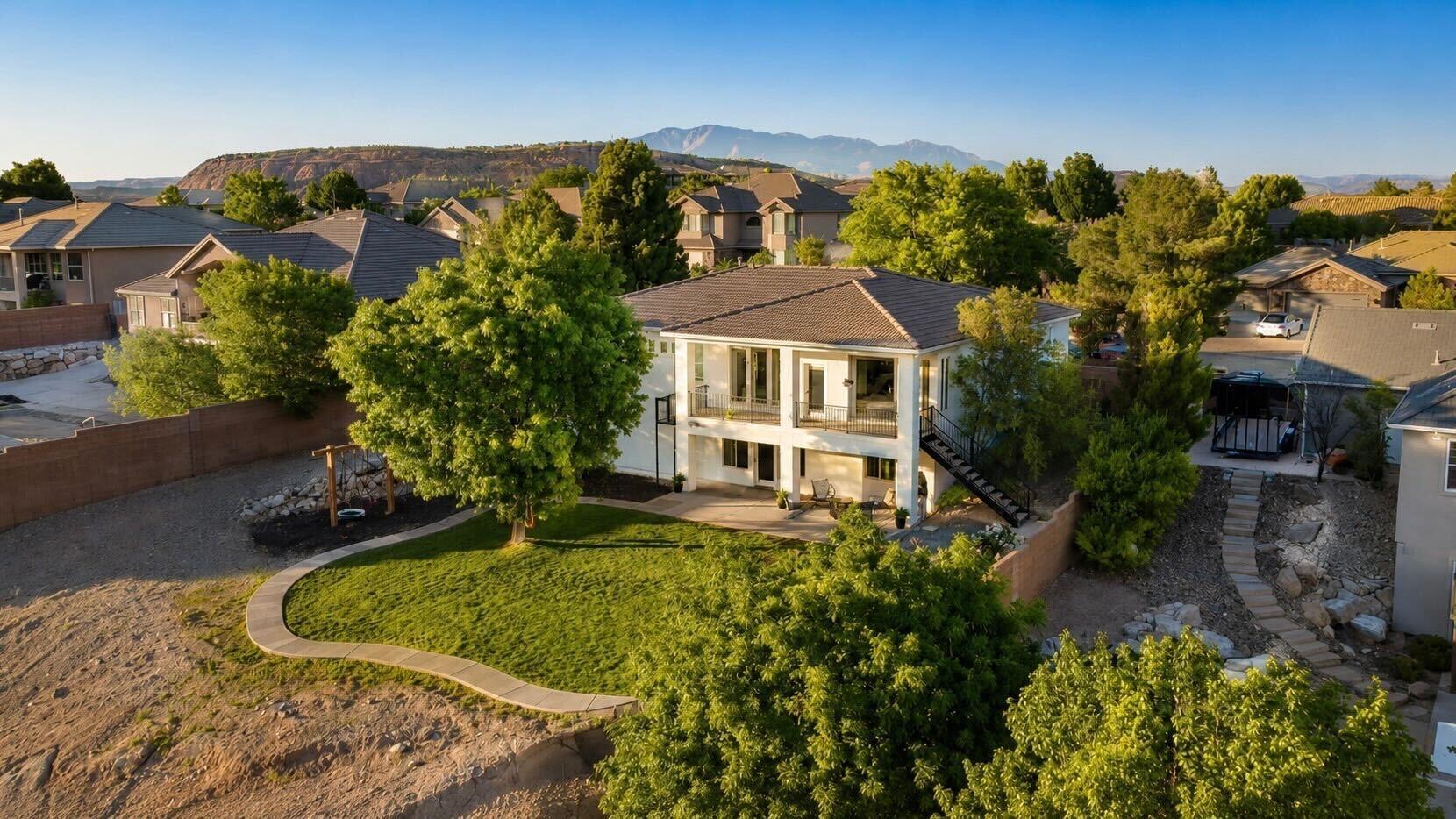 KNOLLS AT LITTLE VALLEY - Residential
