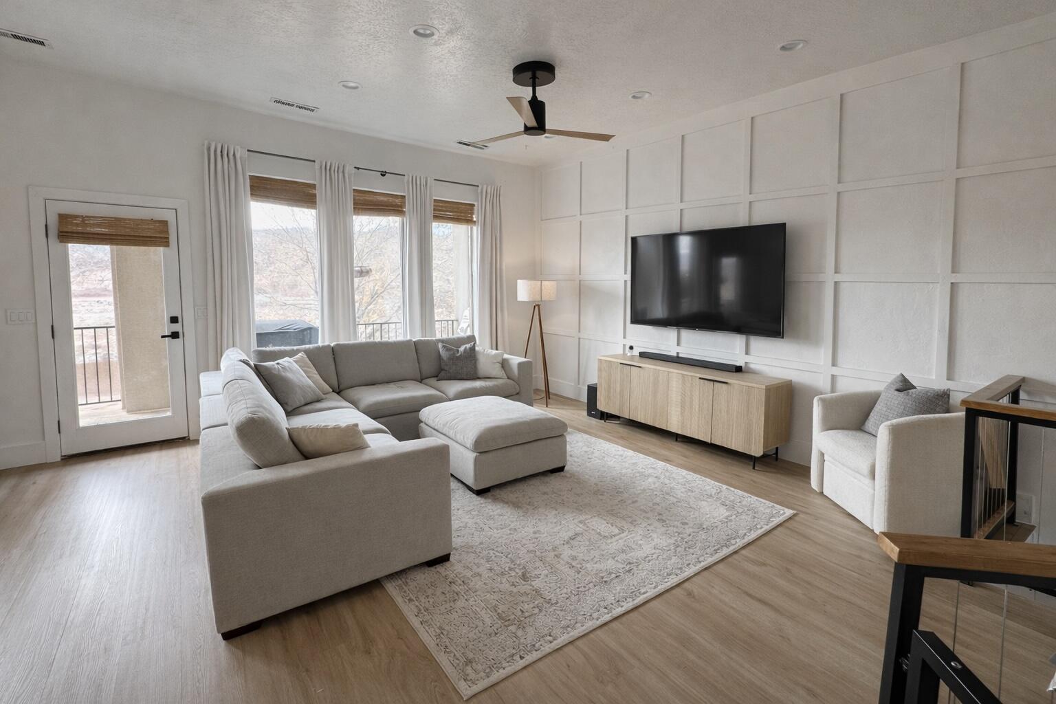 KNOLLS AT LITTLE VALLEY - Residential