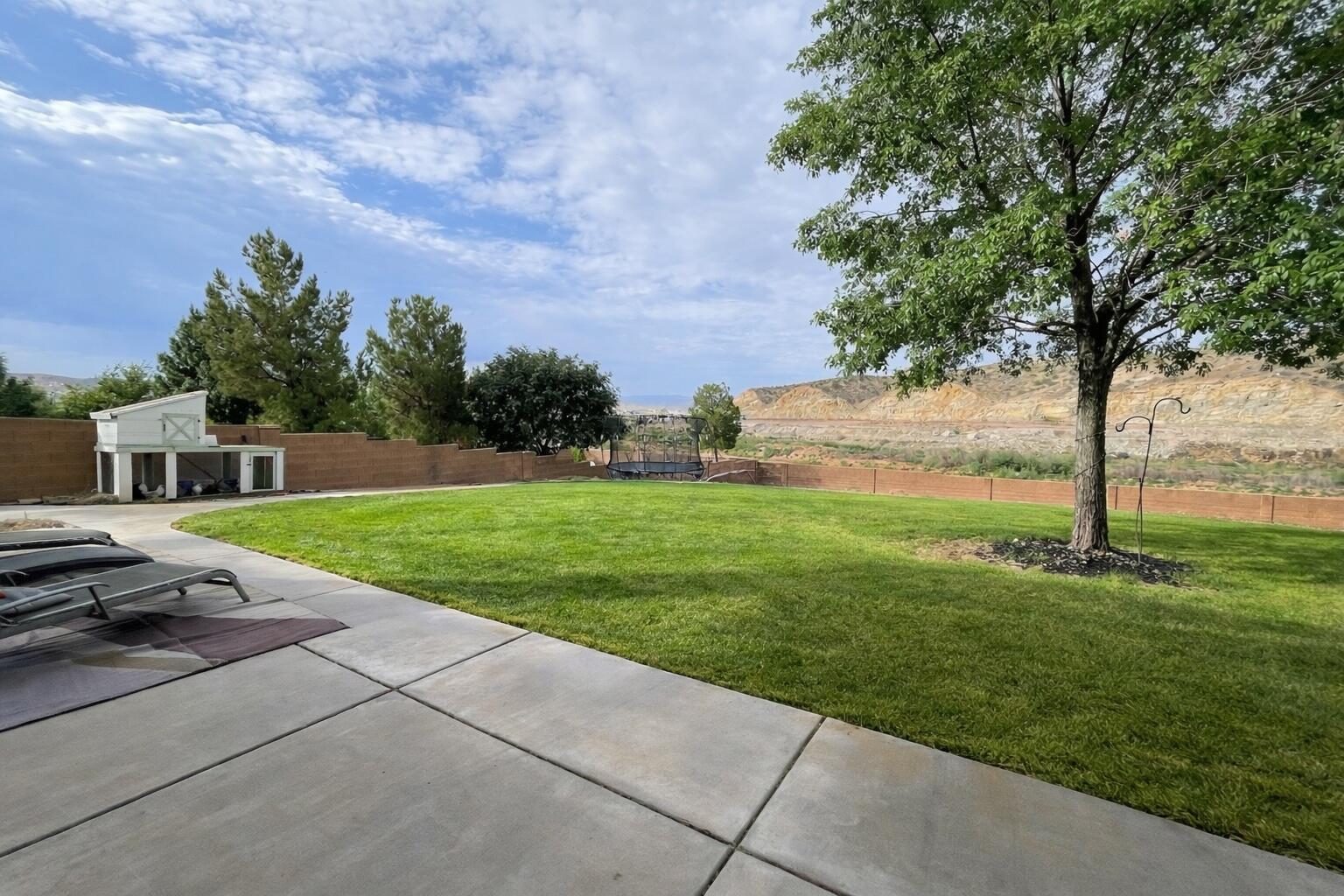 KNOLLS AT LITTLE VALLEY - Residential