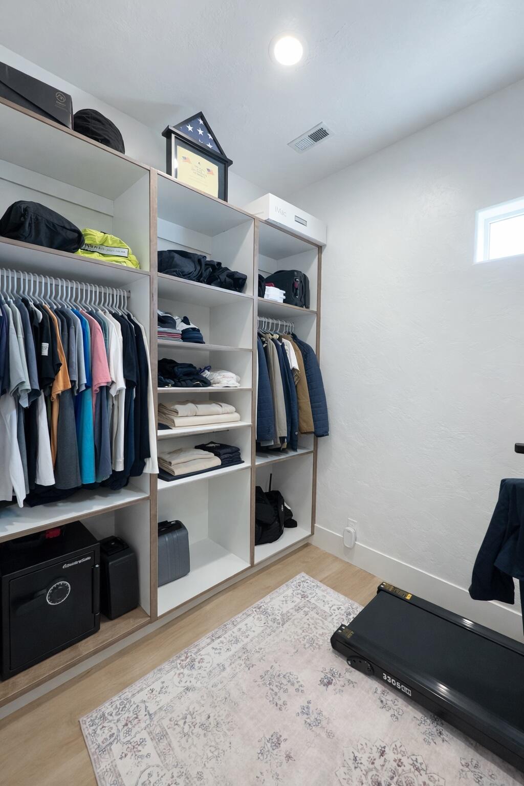 KNOLLS AT LITTLE VALLEY - Residential