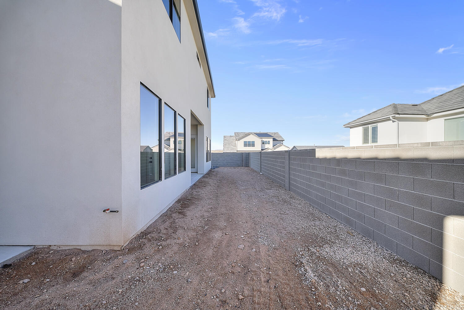 DESERT HORIZON - Residential