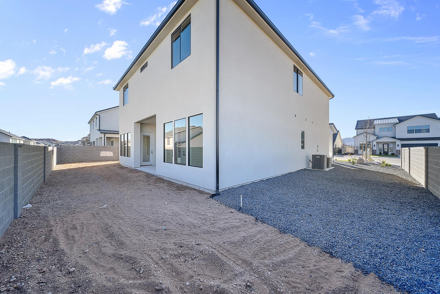 DESERT HORIZON - Residential