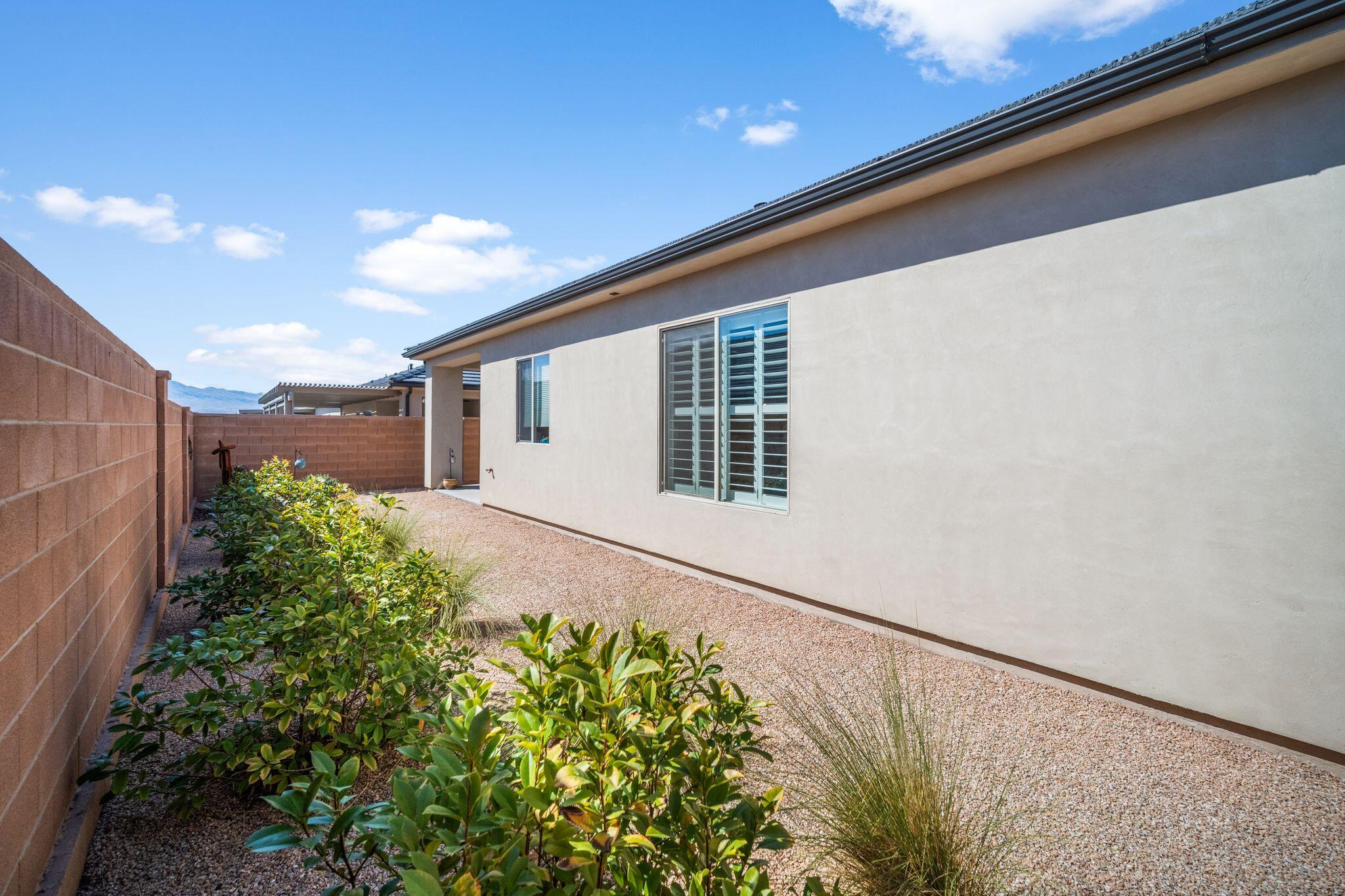 VILLAS AT SUN RIVER - Residential