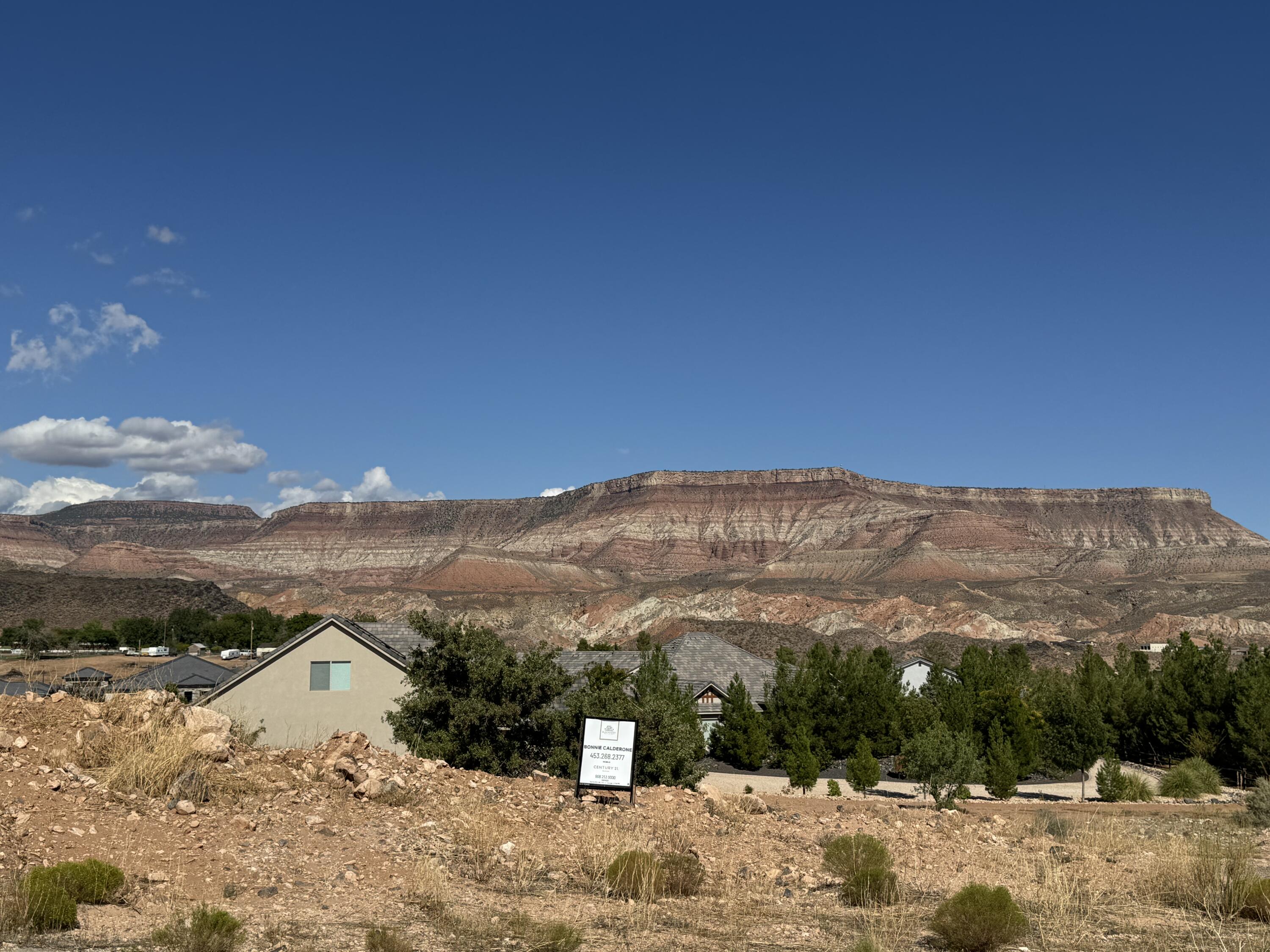 ALMOND HEIGHTS PARK - Land