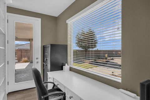 Tiny photo for 811 N CROWN KING Ave, Washington, UT 84780 (MLS # 26-268582)