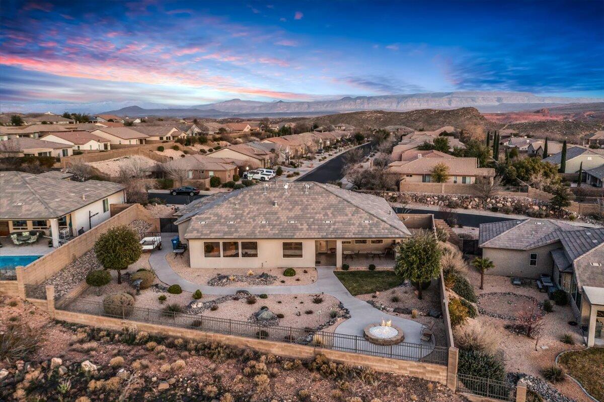 HIGHLAND PARK AT THE CORAL CANYON - Residential