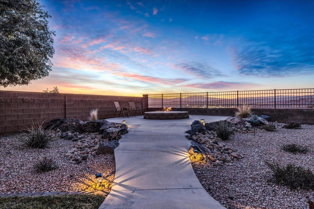 HIGHLAND PARK AT THE CORAL CANYON - Residential