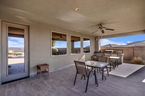 Tiny photo for 811 N CROWN KING Ave, Washington, UT 84780 (MLS # 26-268582)