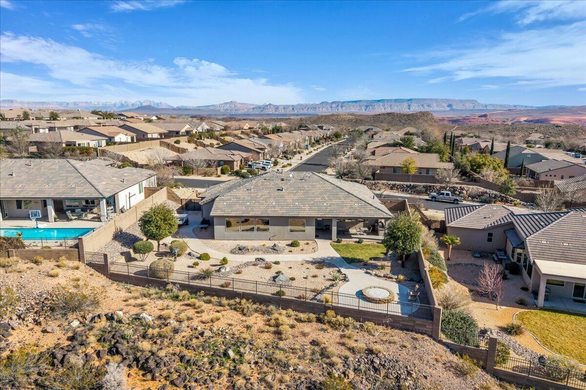 HIGHLAND PARK AT THE CORAL CANYON - Residential