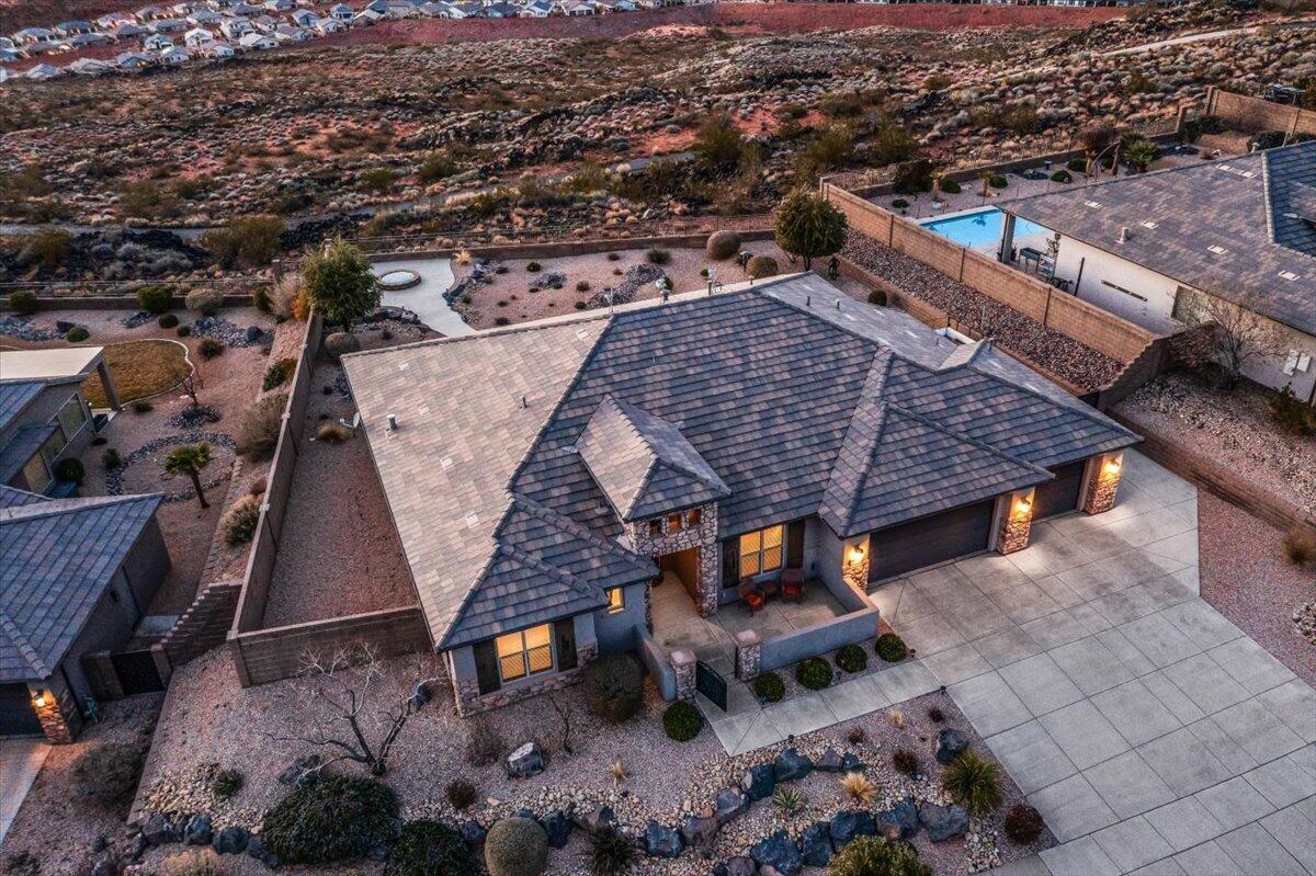 HIGHLAND PARK AT THE CORAL CANYON - Residential